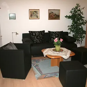 70m² Großes Mit Gartenzugang Apartment